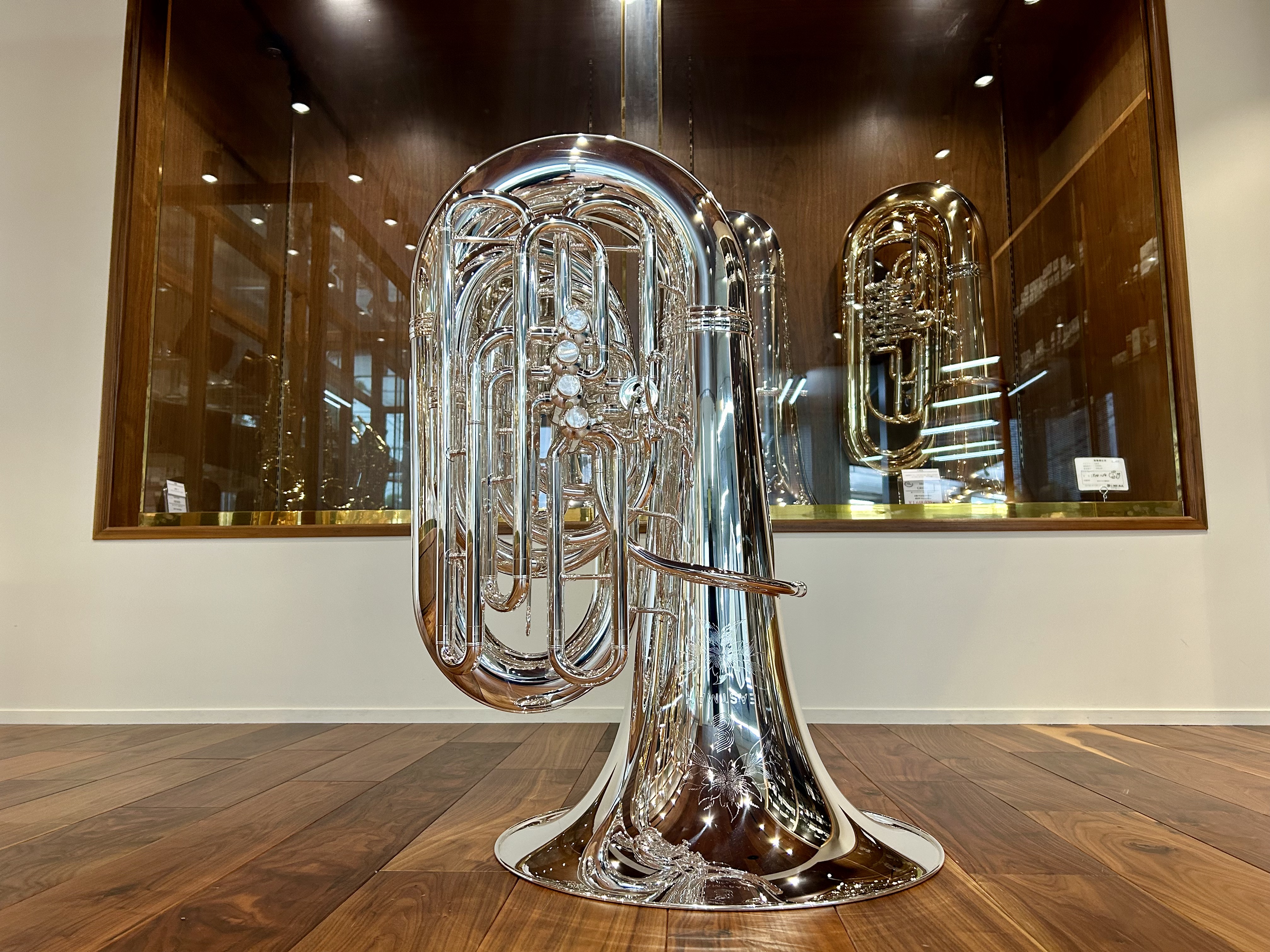 密度のある低音が自然に広がる −EASTMAN EBC832S